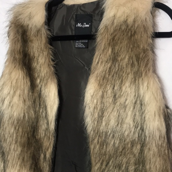 Faux Fur Vest - Picture 2 of 4